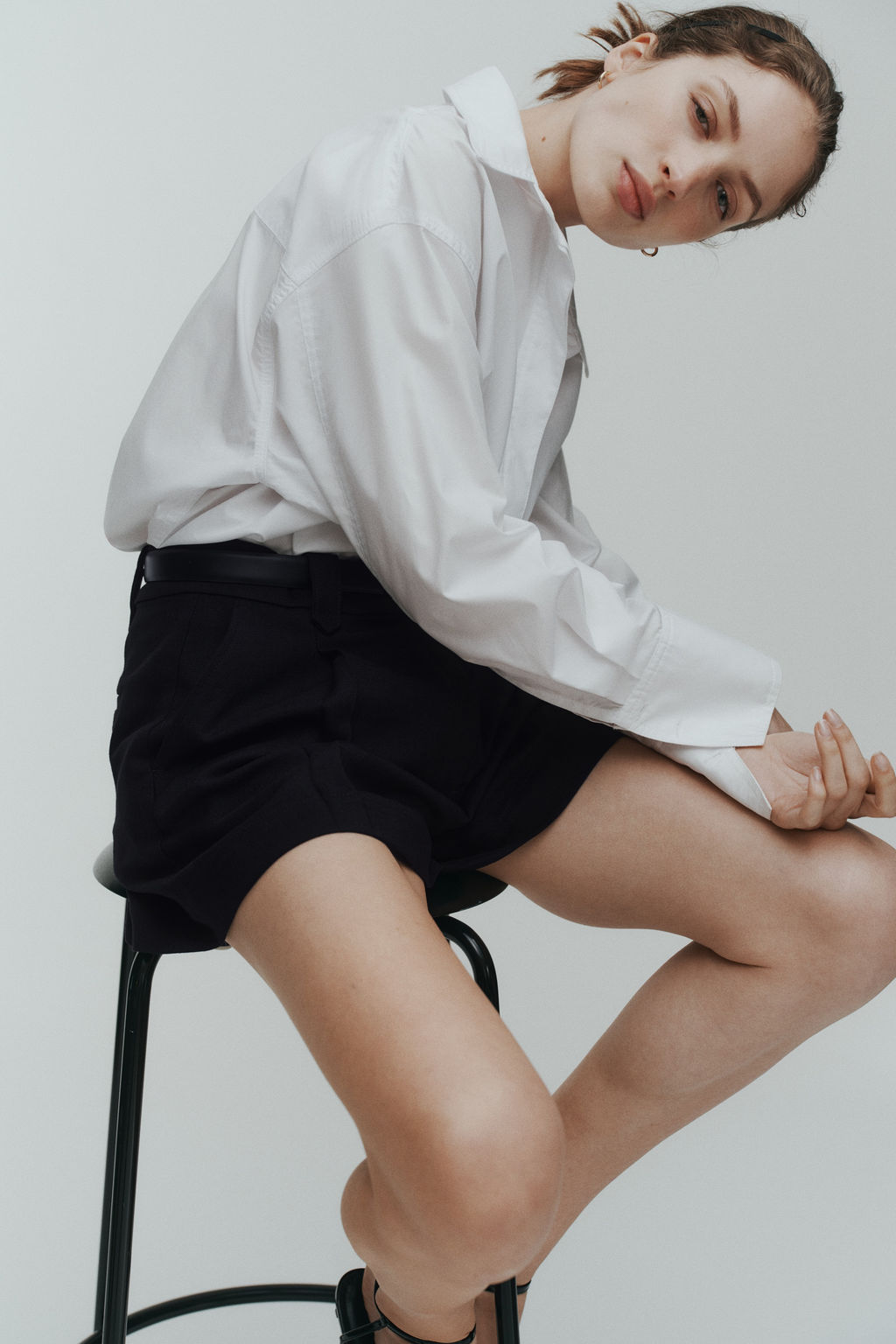 Pantal?n corto con pliegues - H&m фото 6