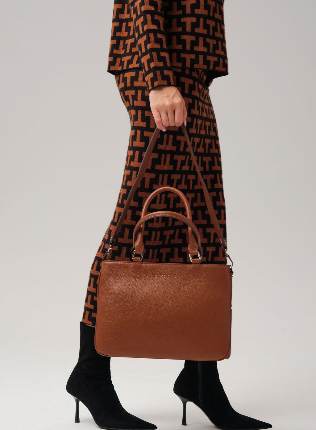 Кожаная сумка Deboro 30640 фундук