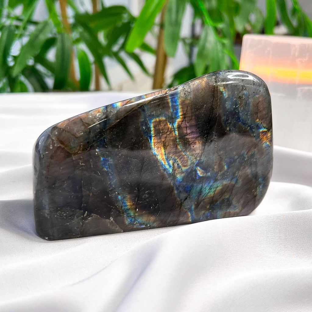 Срез (экран) из камня Лабрадор полированный