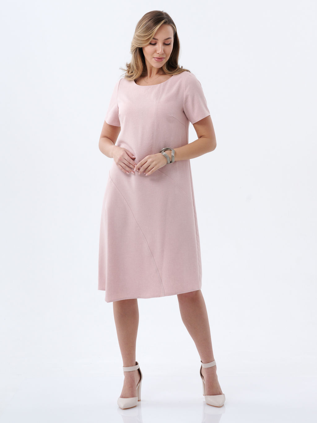 Платье с ассиметричной линией низа пудровое
