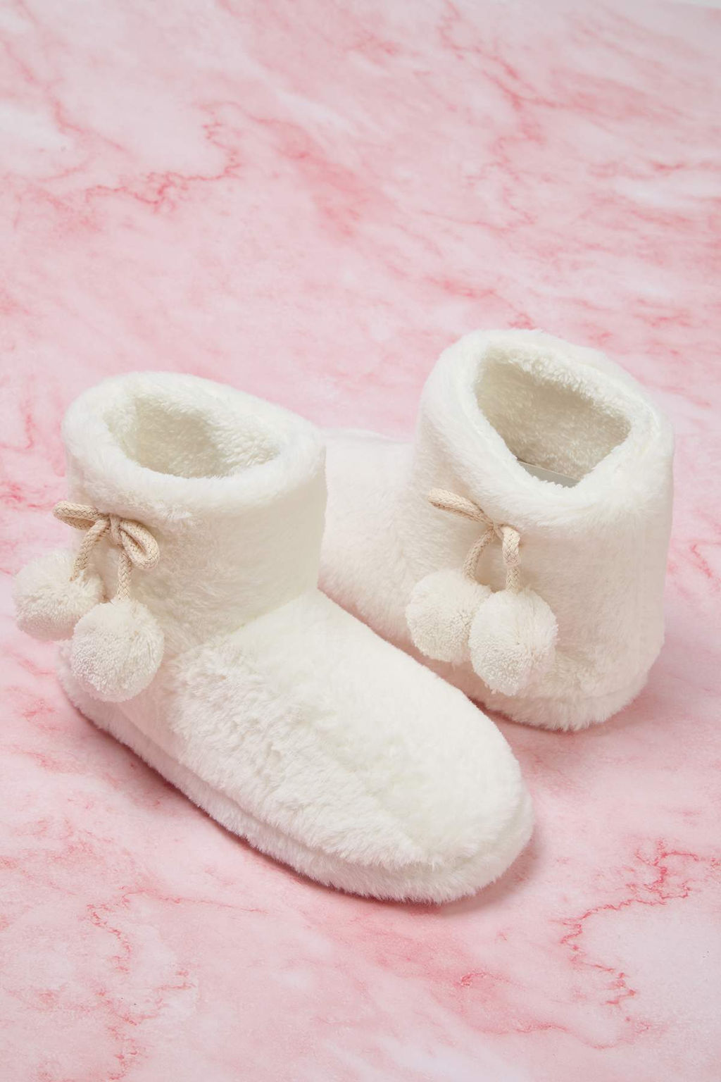 Ekru Ponpon Detayl? Pelus Kad?n Panduf Ev Botu TAKAW26ER00007 - Trendyolmilla фото 4