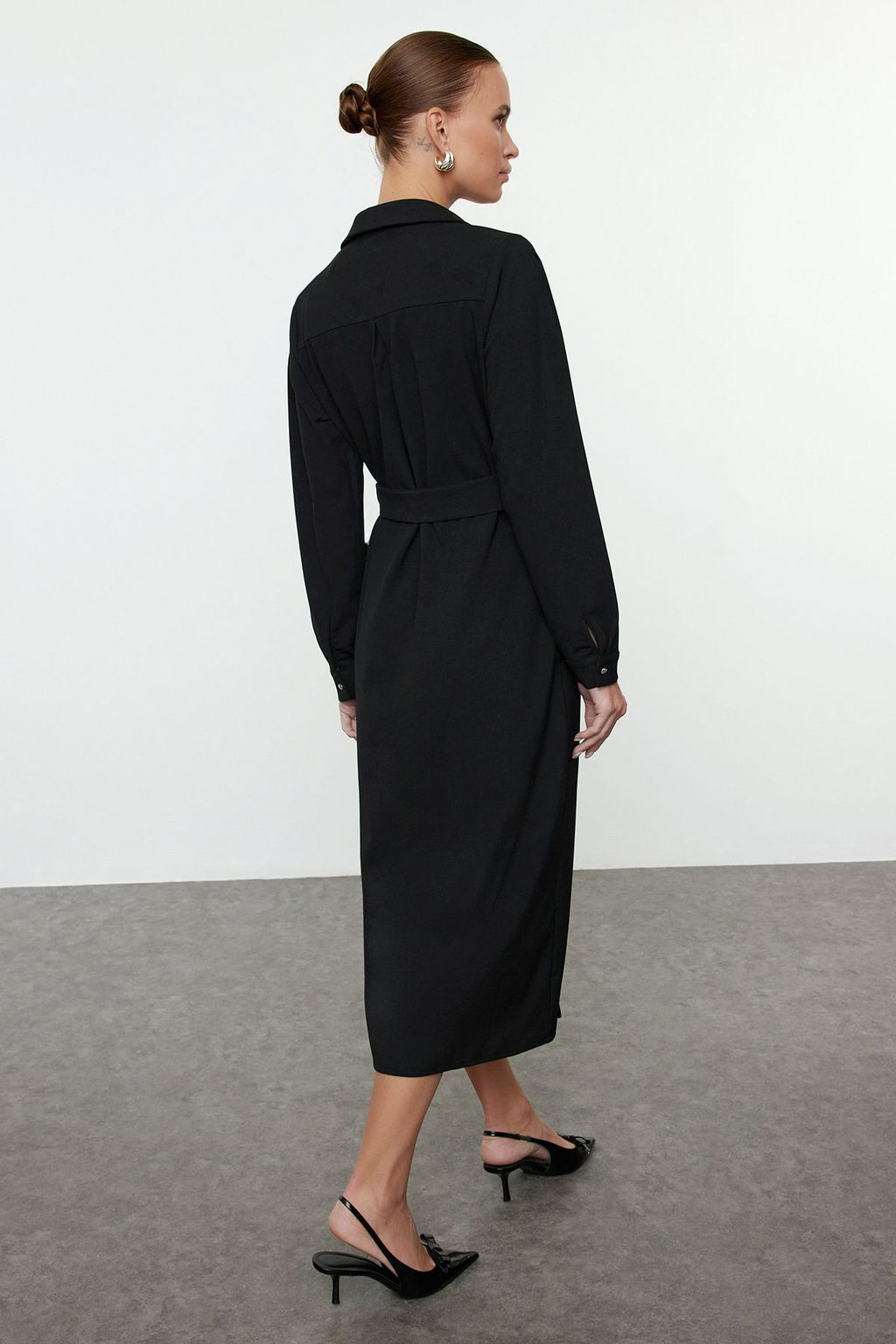 TRENDYOLMILLA Siyah Kusakl? Maxi Dugme Detayl? Dokuma Elbise TWOAW25EL00479  фото 5