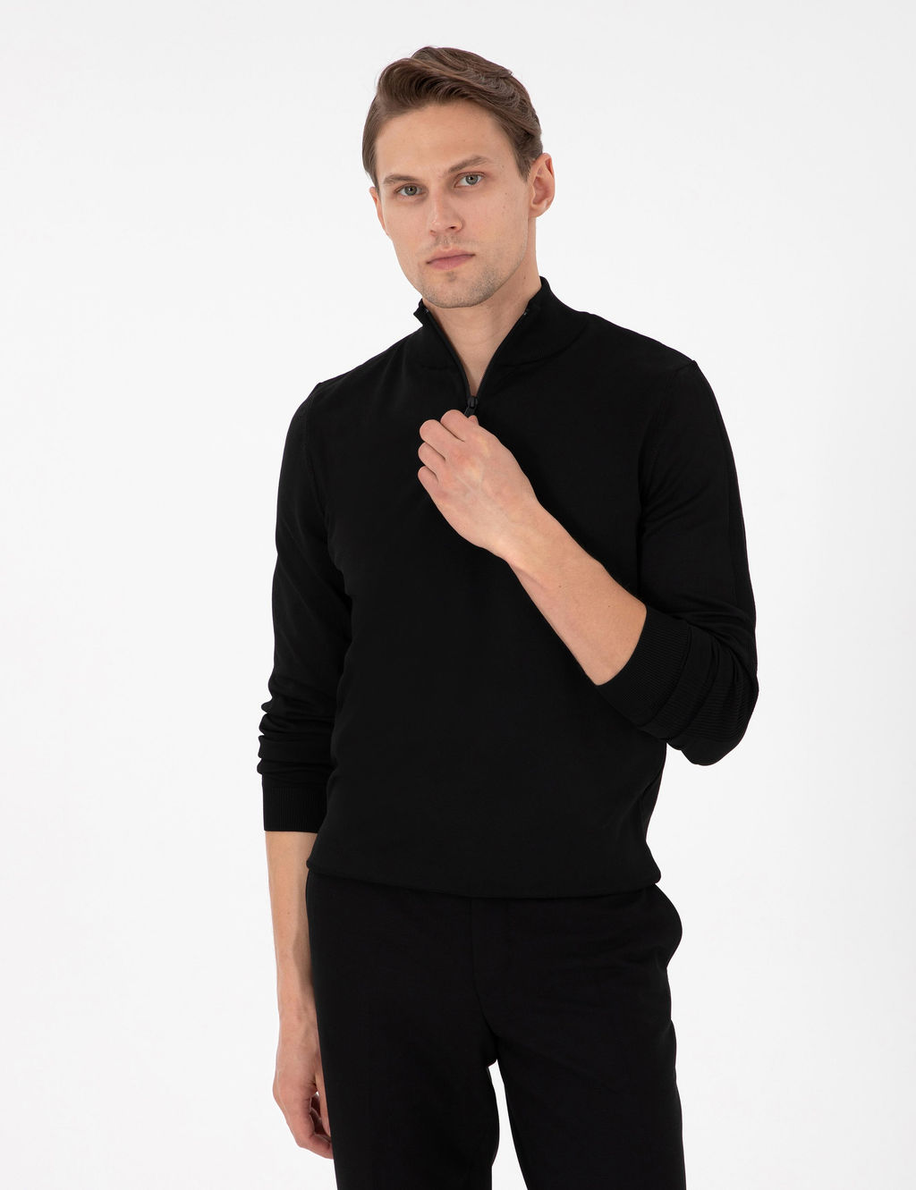 Siyah Slim Fit Fermuarl_ Dik Yaka Triko Kazak