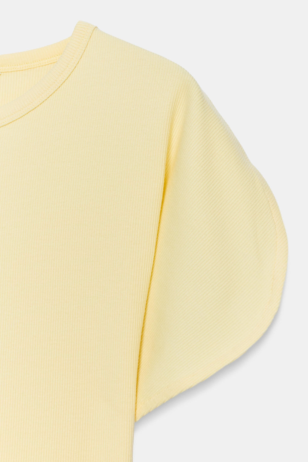CAMISETA MANGA ABULLONADA / Amarillo