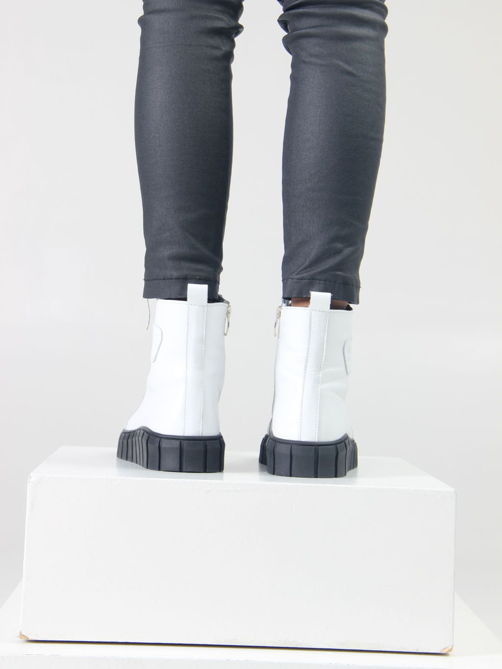 Ботинки 214.1918bl. white/Шерсть