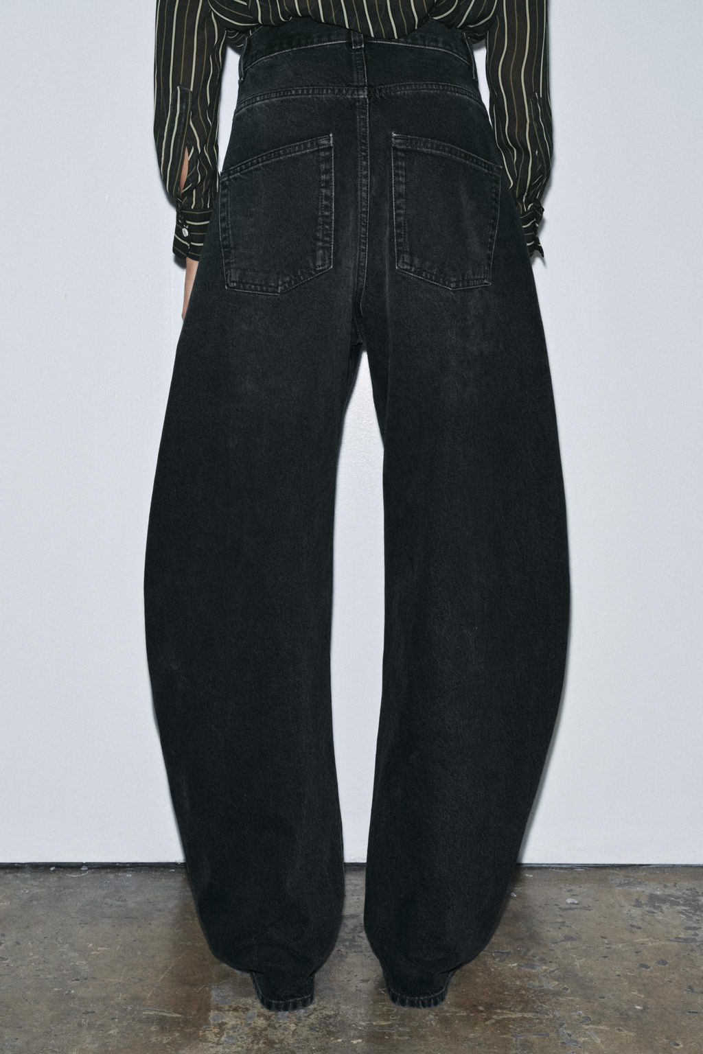 ZW COLLECTION BARREL HIGH-WAIST JEANS - Zara фото 4