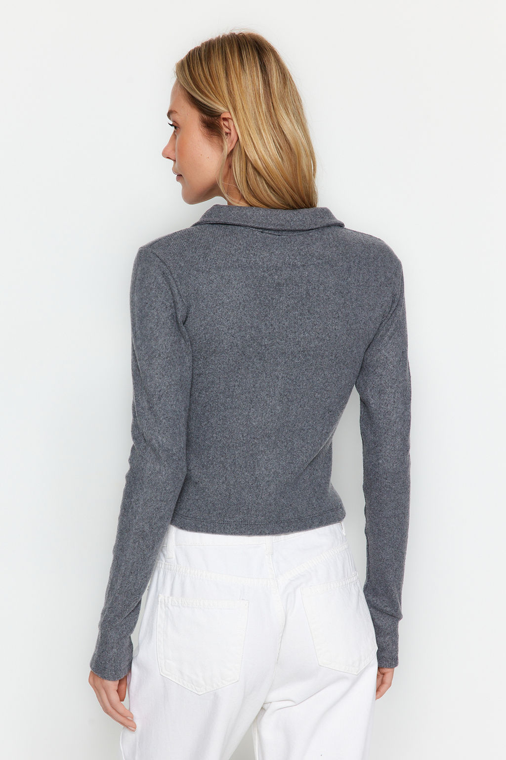 Antrasit Dugme Detayl? Vucuda Oturan Crop Polo Yaka Fitilli Esnek Orme Bluz TWOAW22BZ0522