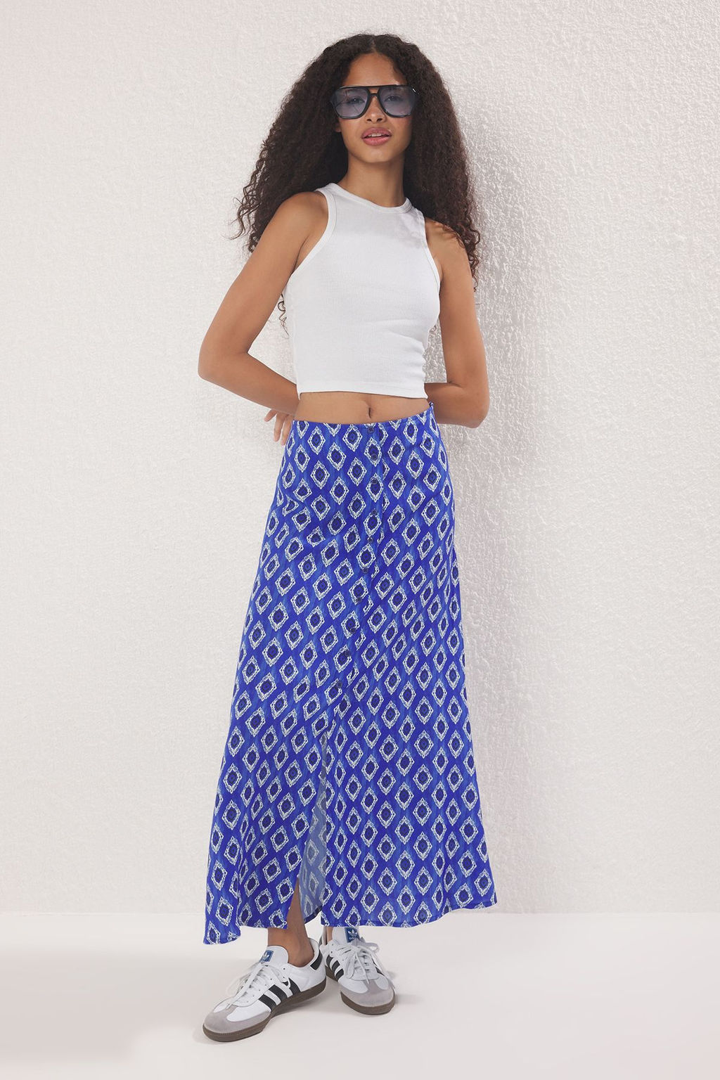 Mavi Cicek Desenli Onu Dugmeli Y?rtmacl? Viskon Etek TWOSS25ET00178