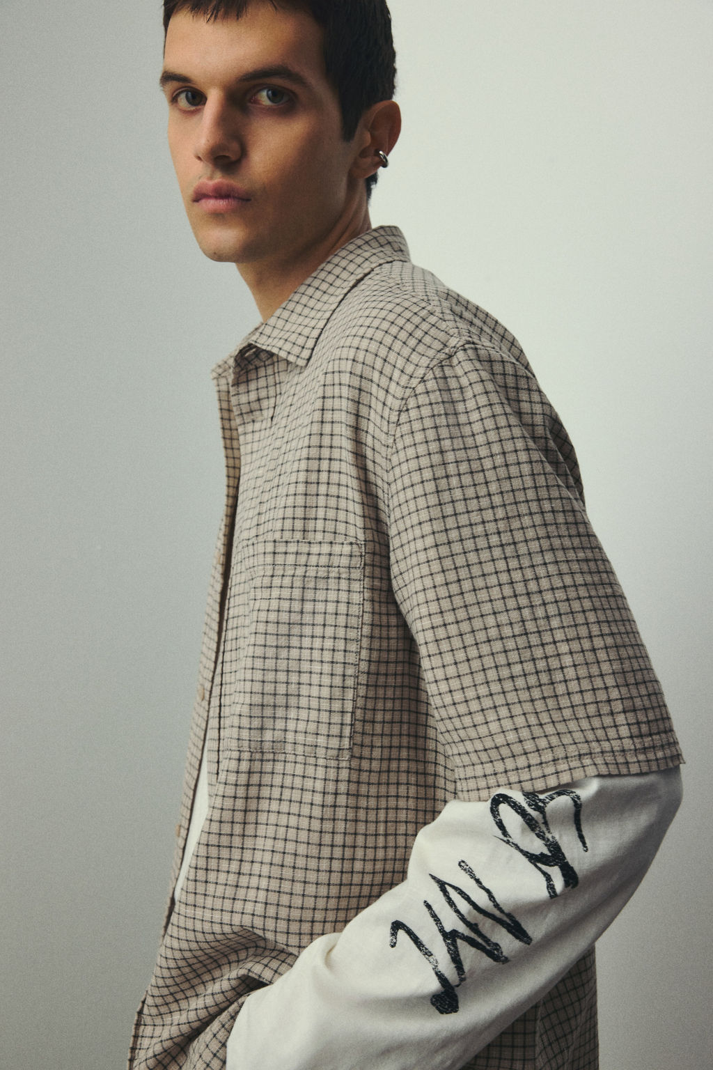 Camisa en mezcla de lino Oversized Fit - H&m фото 6