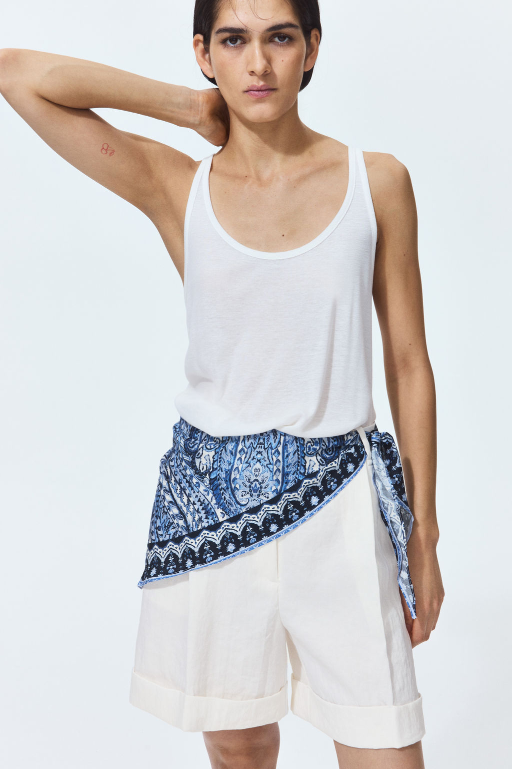 Pantal?n corto con pa?uelo - H&m фото 3
