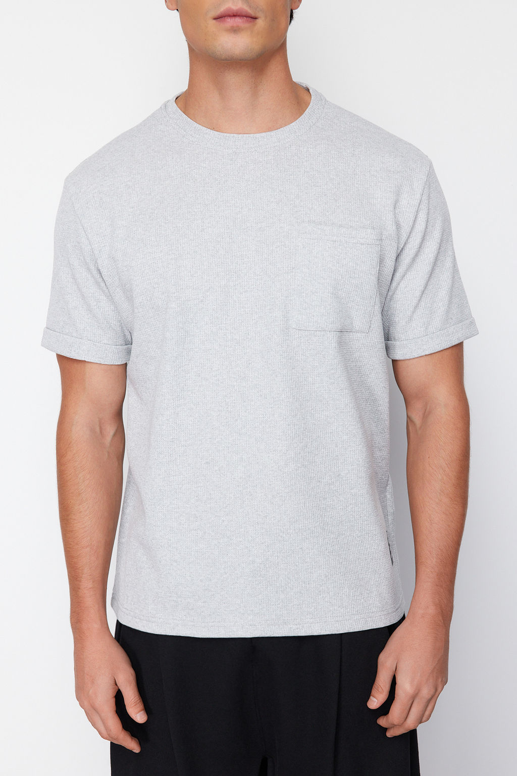 TRENDYOL MAN Siyah Oversize/Genis Kesim K?sa Kol Cepli Etiket Detayl? T-Shirt TMNSS23TS00077 - Trendyolmilla фото 32