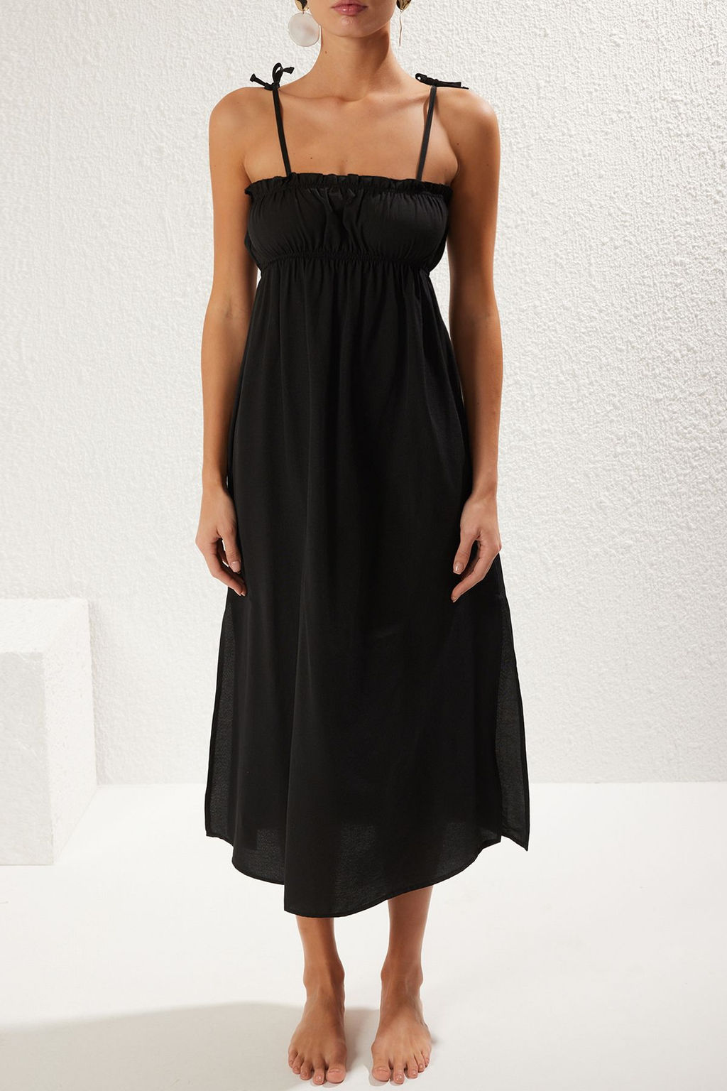 Siyah Dokuma Buzgulu Maxi Plaj Elbise TBESS25EL00029