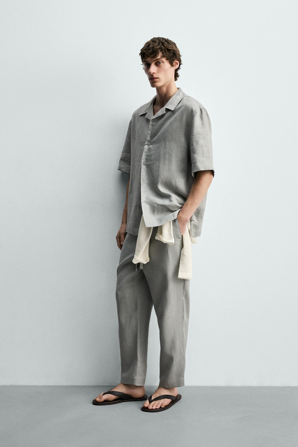 PANTAL?N RELAXED FIT 100% LINO / Marr?n / Topo