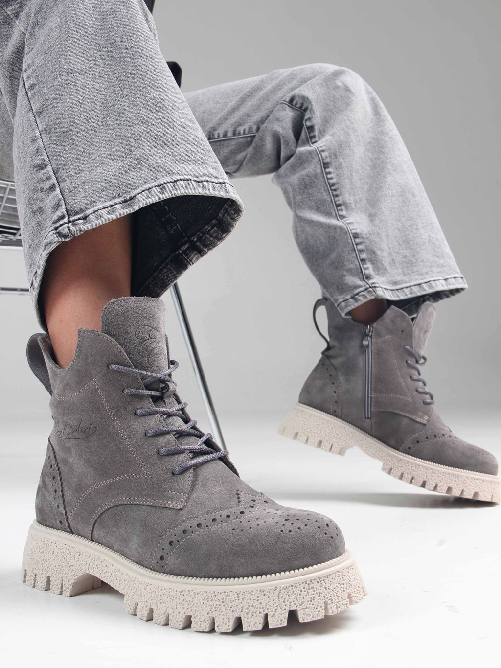 Ботинки 338.1541be. серый замок замша/Байка