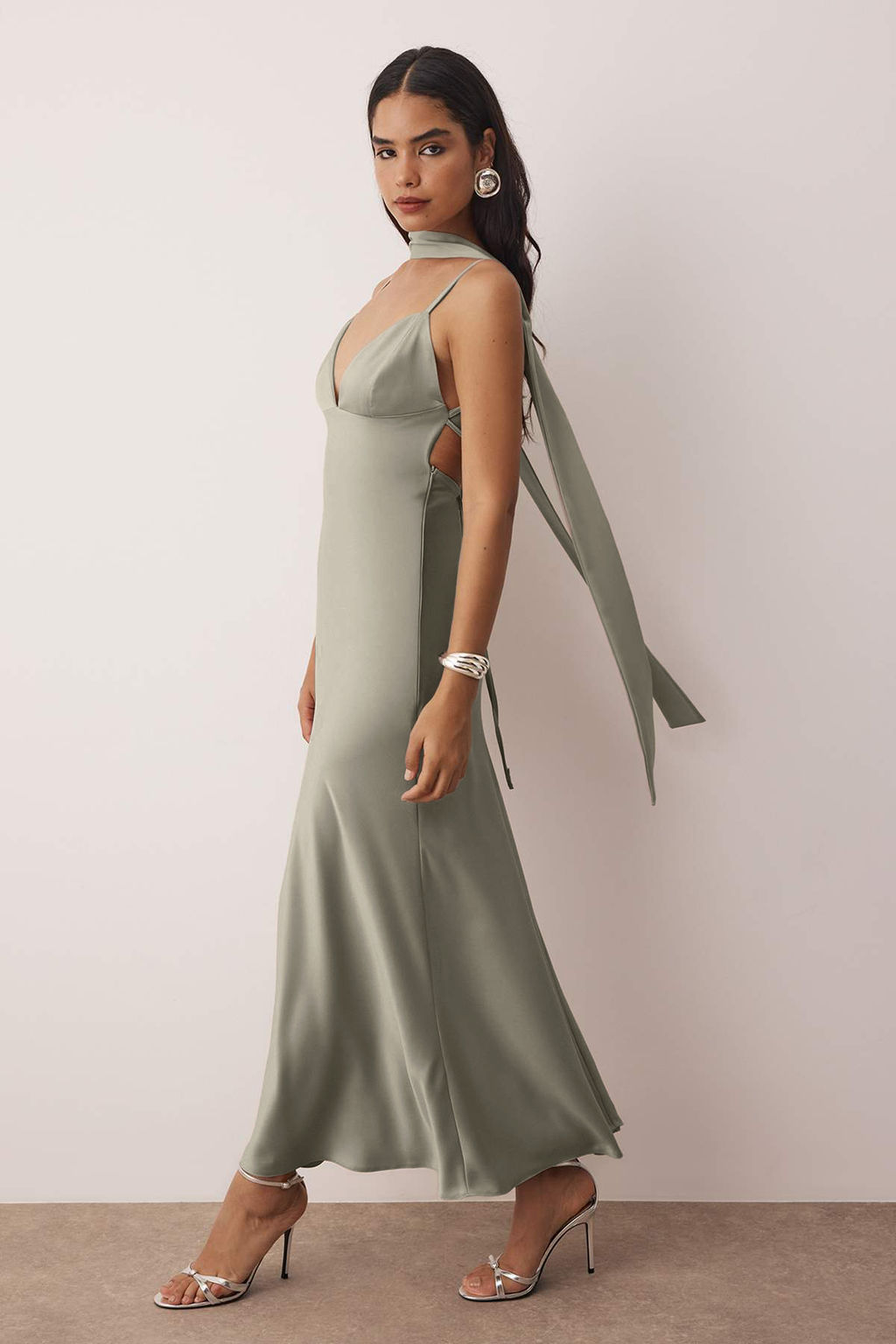 Gri Sal Detayl? Saten Dokuma Maxi Abiye Gece Mezuniyet Elbisesi TPRSS25EL00312