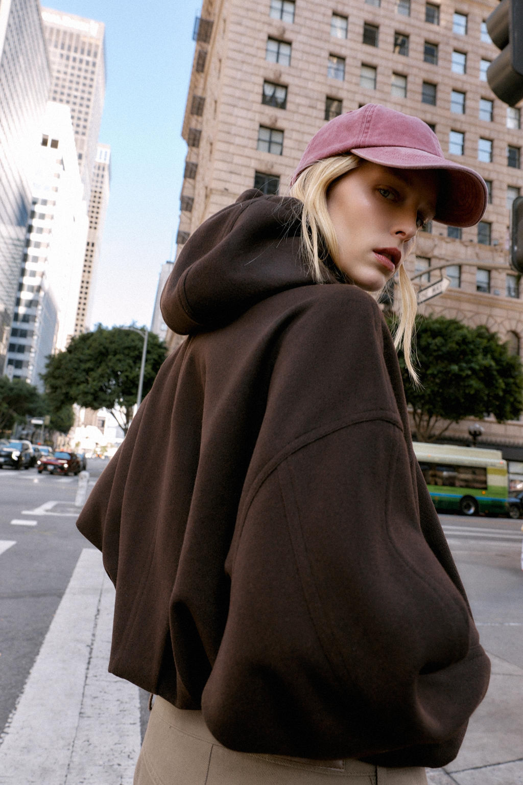 OVERSIZED SOFT HOODED BOMBER JACKET - Zara фото 4