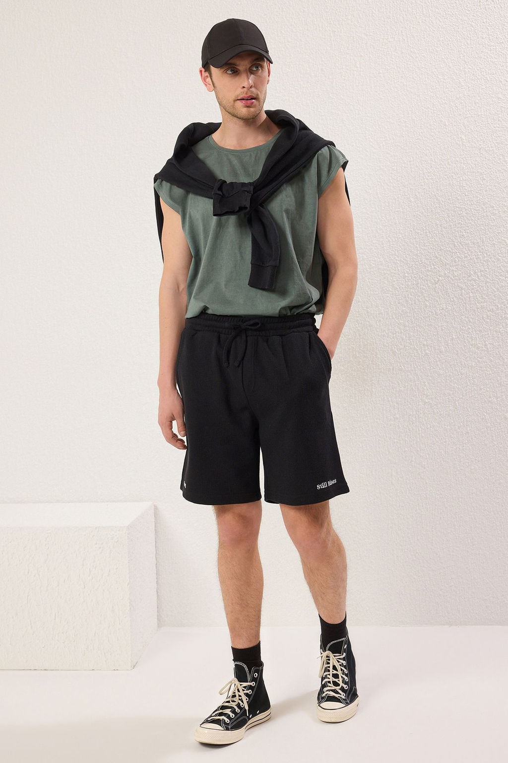 TRENDYOL MAN Siyah Oversize/Genis Kesim Dokulu Nak?sl? Sort & Bermuda TMNSS25SR00044 - Trendyolmilla фото 2