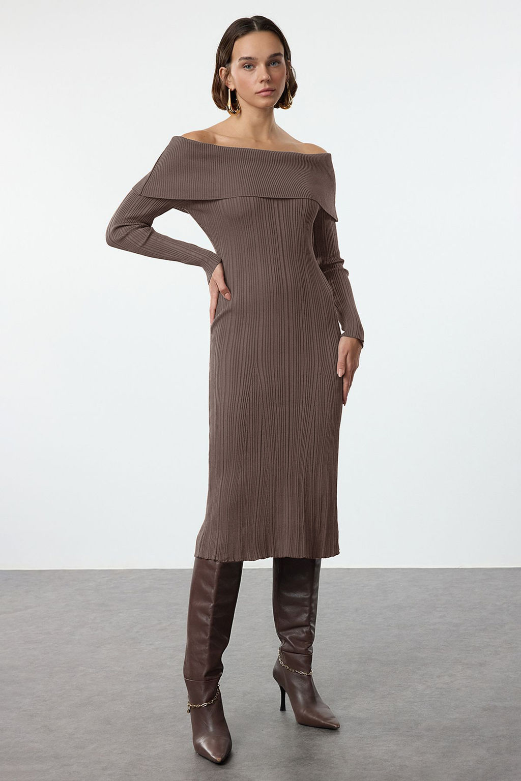 Vizon Duz Midi Basic Carmen Yaka Triko Elbise TWOAW25EL00033