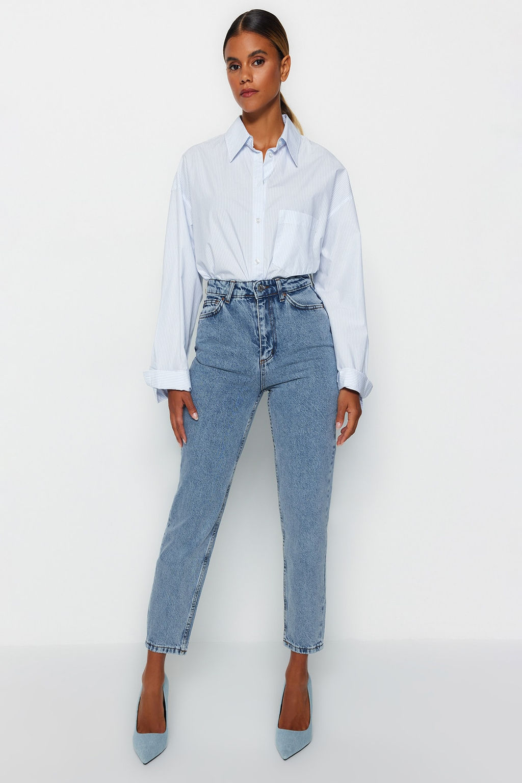 Siyah Yuksek Bel Mom Jeans TWOSS23JE00067 - Trendyolmilla фото 14