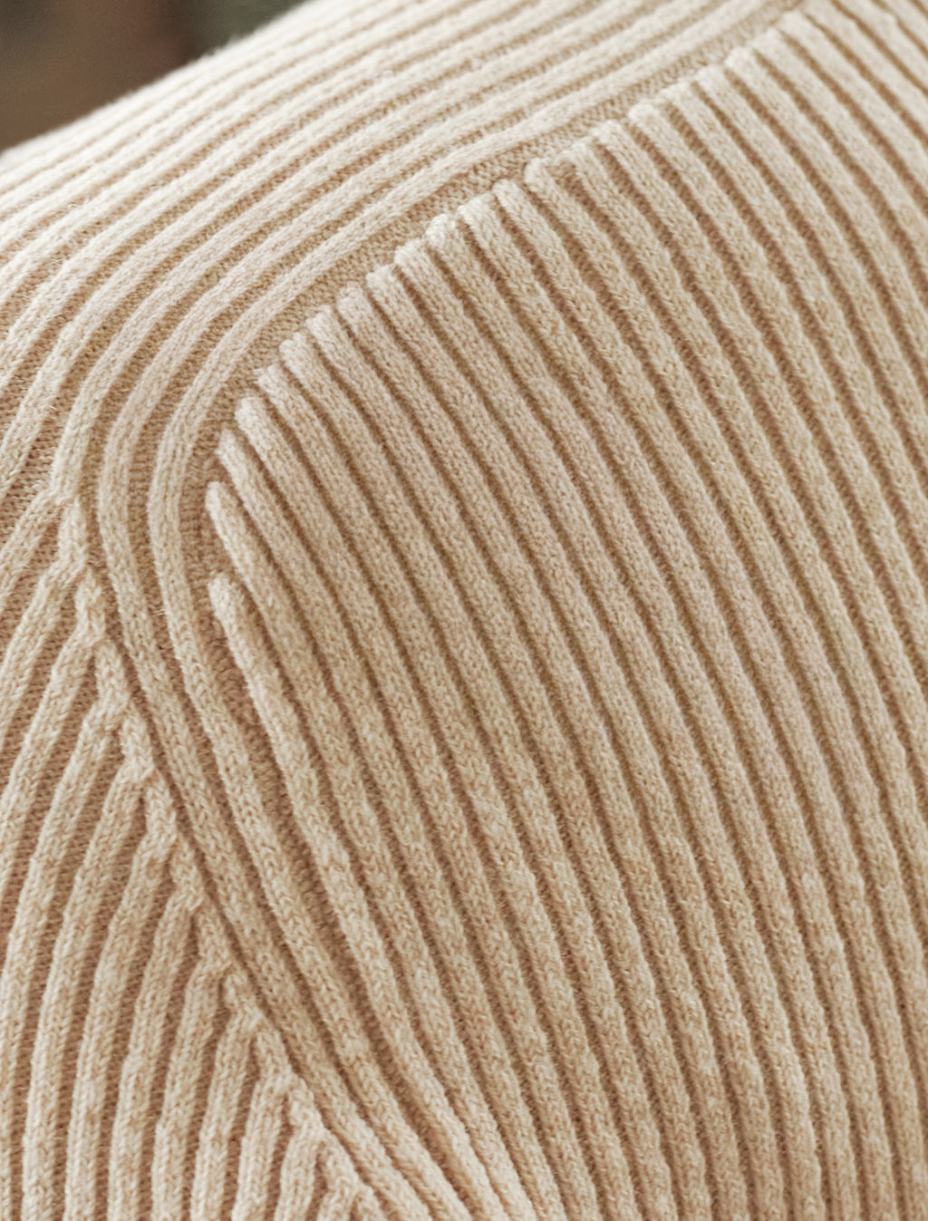 Водолазка тонкой вязки в рубчик из хлопка с нейлоном - Vilatte фото 3