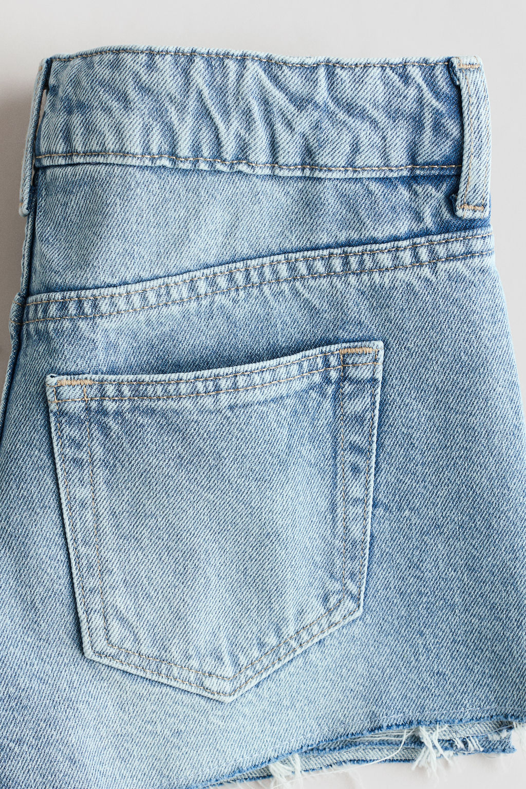 Vaquero corto con detalles bordados - H&m фото 7