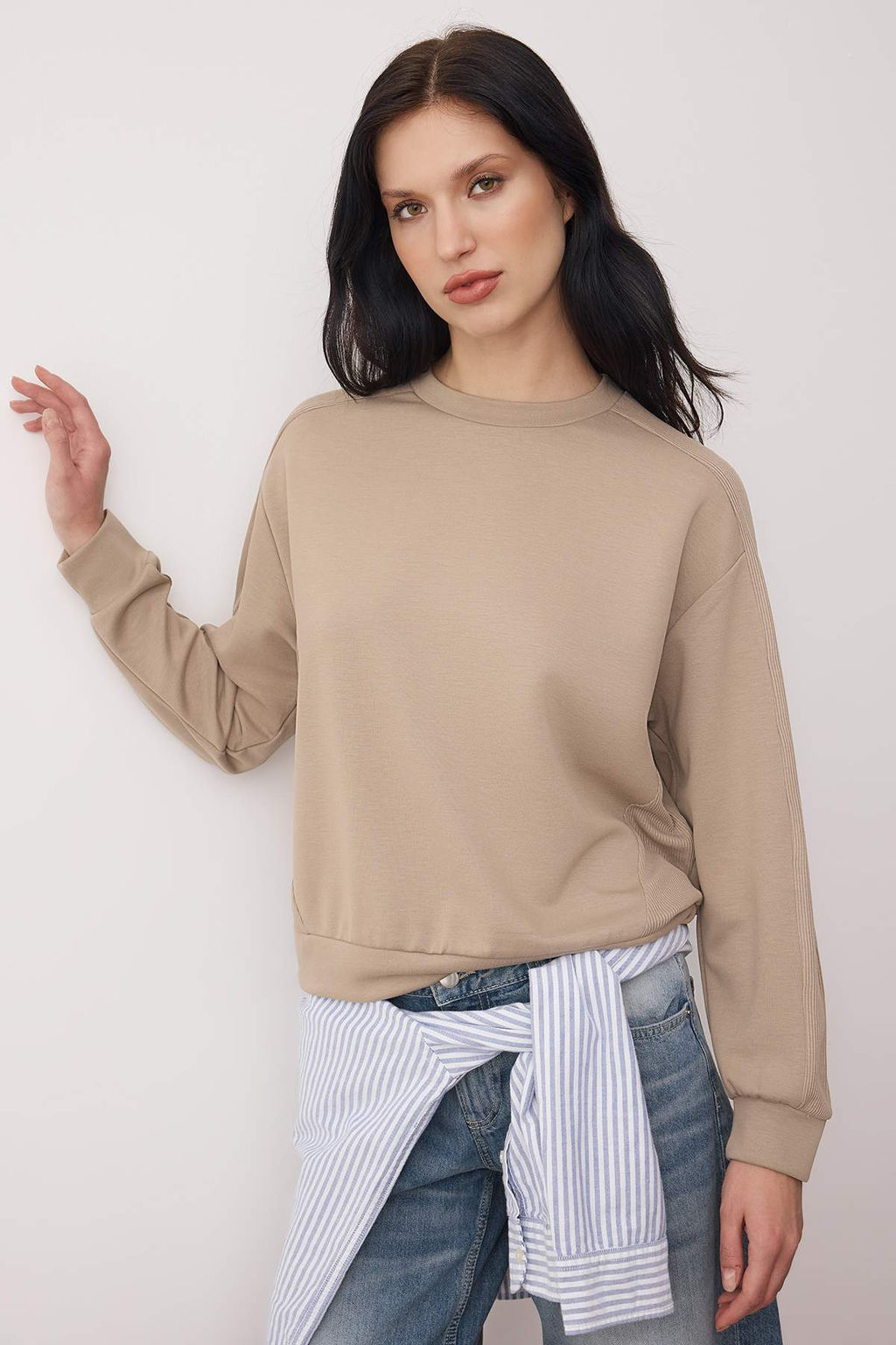 Vizon Kaskorse Detayl? Oversize/Genis Kal?p Yumusak Kumasl? EsnekOrme Sweatshirt TWOAW26SW00186
