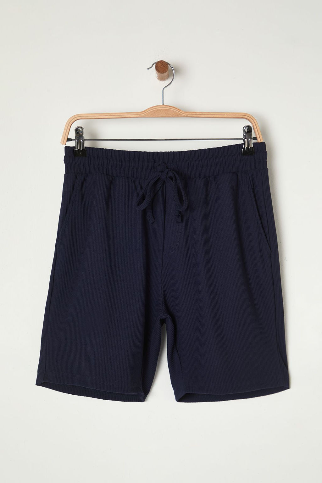 Basic Lacivert Regular/Normal Kesim Orta Boy Bagc?kl? Dokulu K?r?smaz Ottoman Sort TMNSS23SR00039