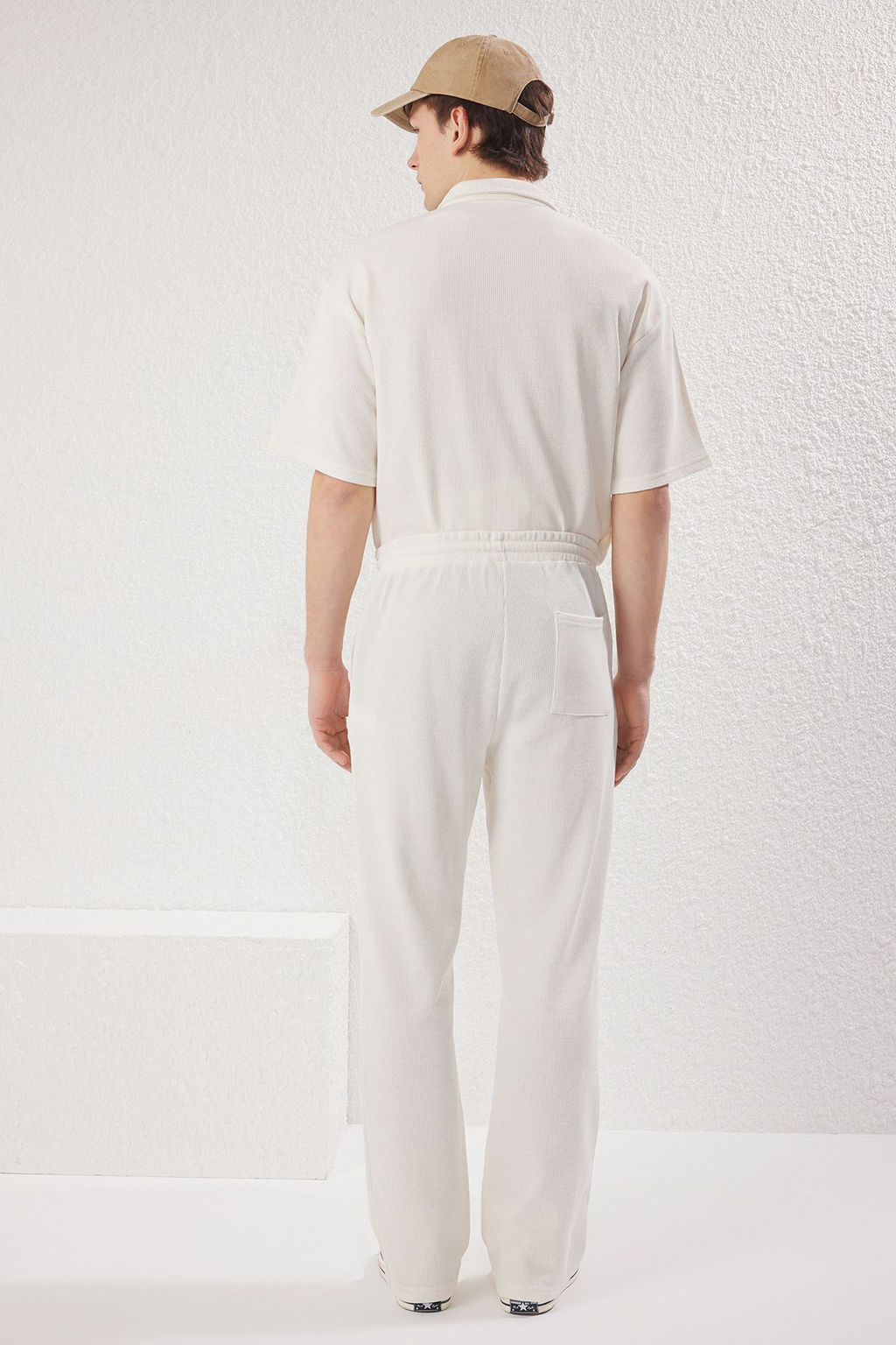 TRENDYOL MAN Siyah Wide Leg/Genis Kesim Waffle Dokulu Esofman Alt? Pantolon TMNSS25EA00000 - Trendyolmilla фото 12