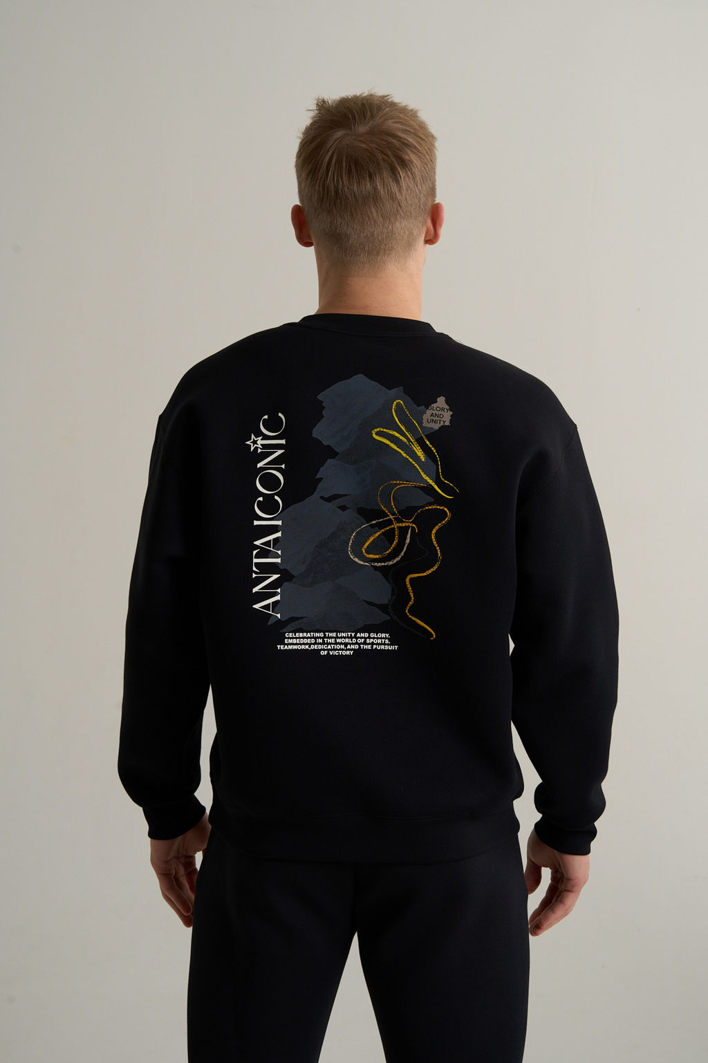 Свитшот Черный ICONIC Sweatshirt - Anta фото 5