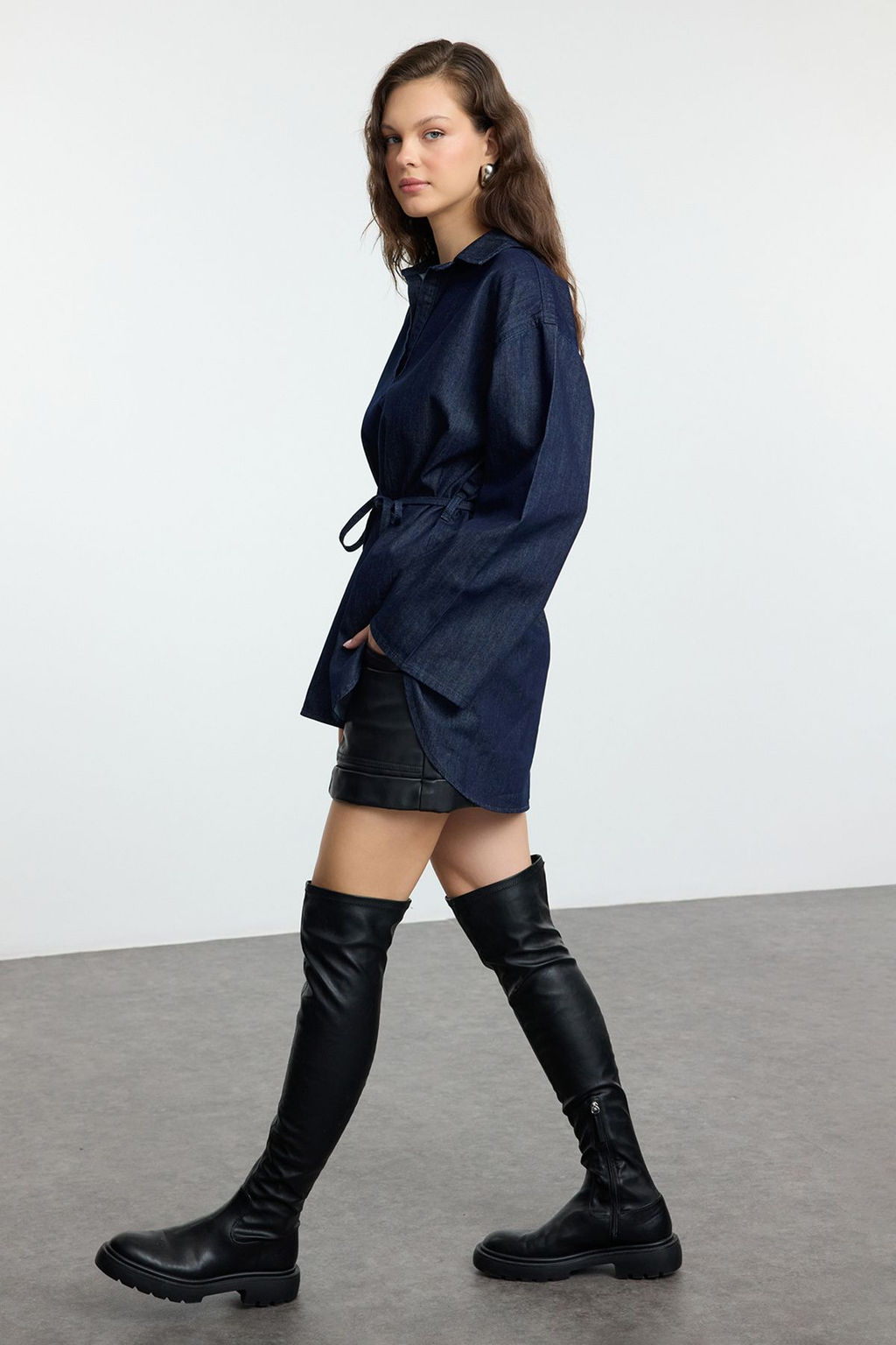 Koyu Mavi Oversize Baglamal? Denim Gomlek TWOAW25GO00082