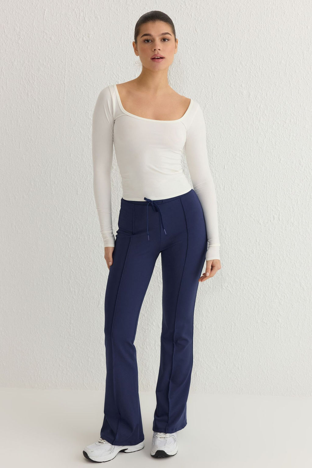 TRENDYOLMILLA Beyaz Seamless/Dikissiz Uzun Kollu Orme T-Shirt THMSS25TS00003  фото 7