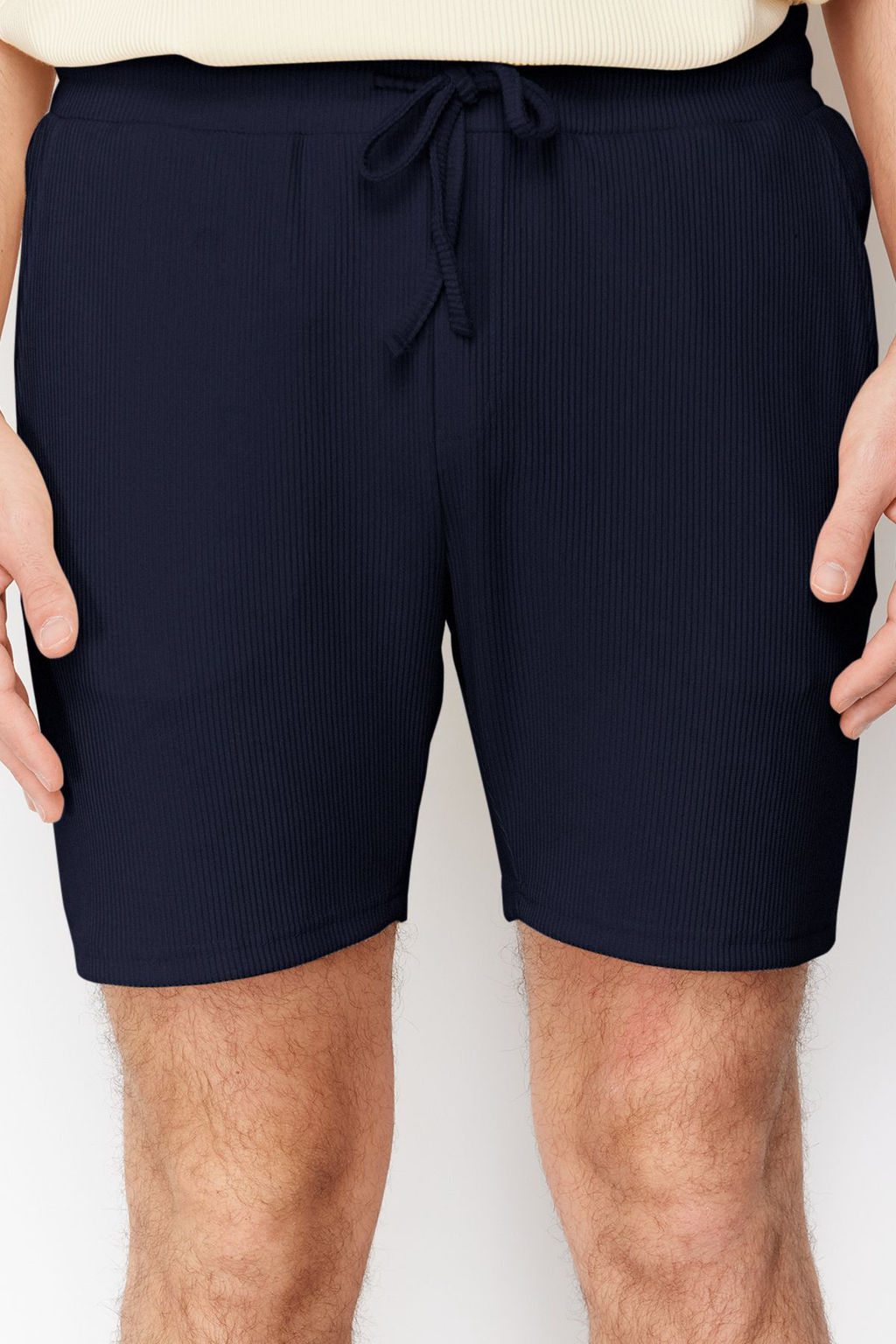 Basic Lacivert Regular/Normal Kesim Orta Boy Bagc?kl? Dokulu K?r?smaz Ottoman Sort TMNSS23SR00039