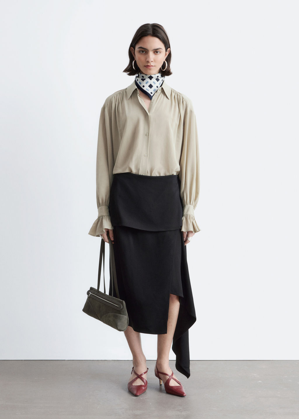 Blusa fruncida con lazo trasero - H&m фото 5