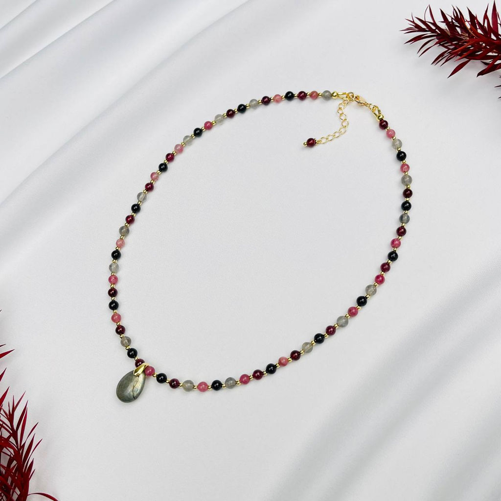 Колье для "Скорпиона" из Турмалина, Лабрадора и Граната 38 см +