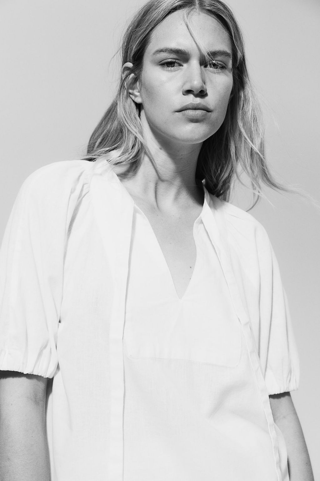 Blusa en mezcla de lino con lazada
