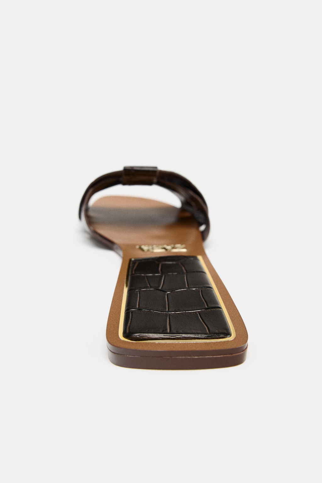 FLAT EMBOSSED LEATHER SANDALS - Zara фото 20