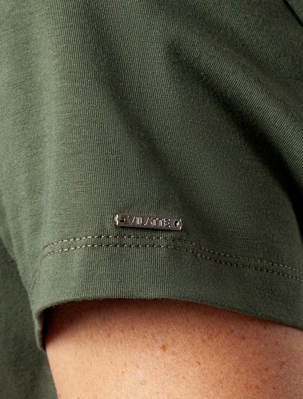 VILATTE / Футболка из премиального хлопка с авторским принтом фольгой  фото 3