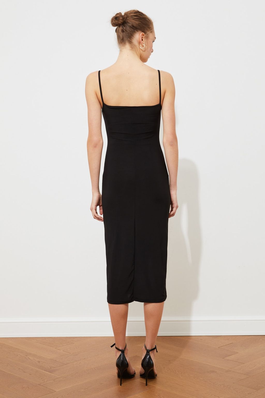 TRENDYOLMILLA Siyah Vucuda Oturan Degaje Yaka Midi Ask?l? Esnek Orme Midi Kalem Elbise TWOSS19AD0020  фото 16