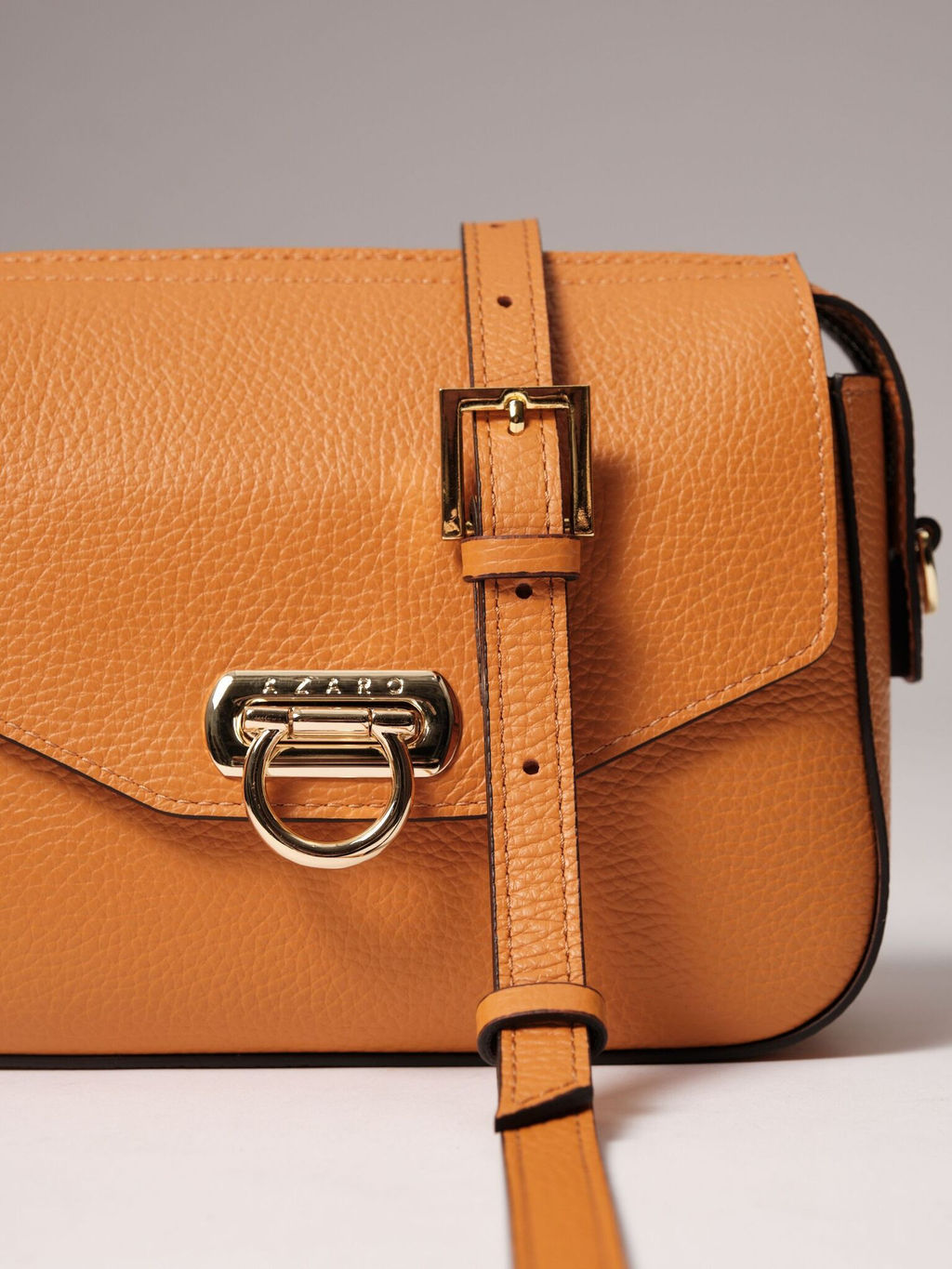 Сумка кожаная кросс-боди Azaro 3684 оранжевый карандаш
