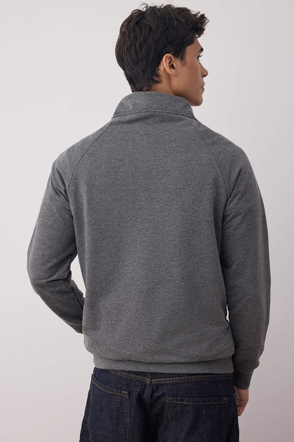 Antrasit Regular/Normal Kesim Degaje Yaka Uzun Kollu Sardonsuz Sweatshirt TMNAW21SW0302