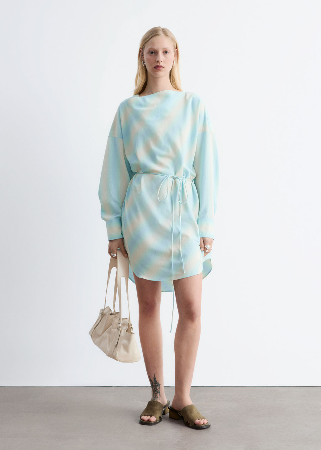 Vestido midi estampado con cuello chal - H&m фото 5
