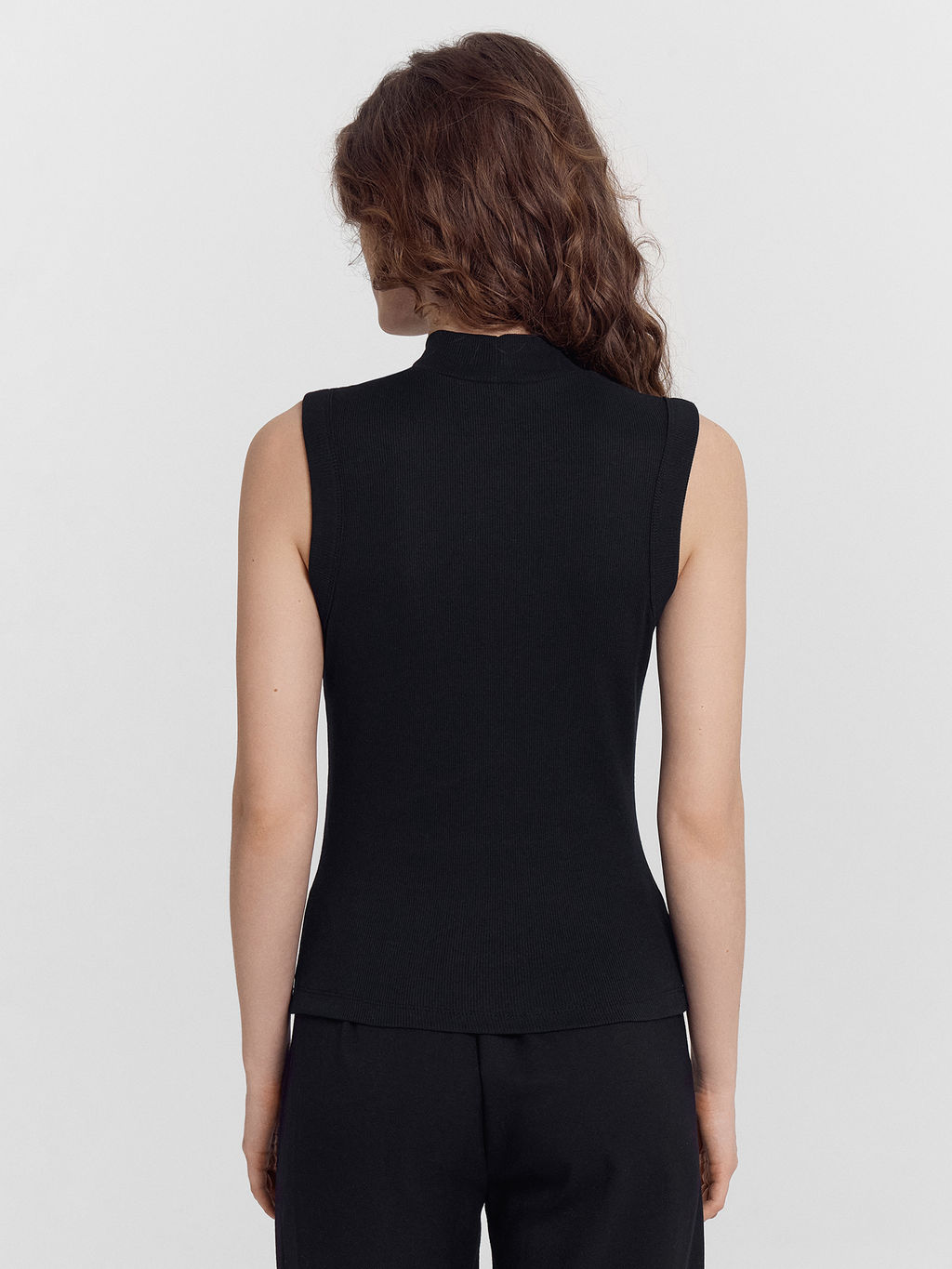 Топ женский черный в рубчик - Mark formelle фото 2