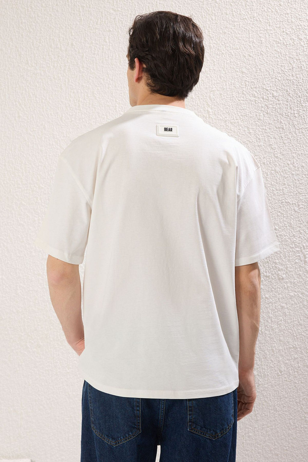 TRENDYOL MAN Ekru Oversize/Genis Kesim Aplike Sapka Detayl? %100 Pamuklu K?sa KolT-Shirt TMNSS25TS00016 - Trendyolmilla фото 20