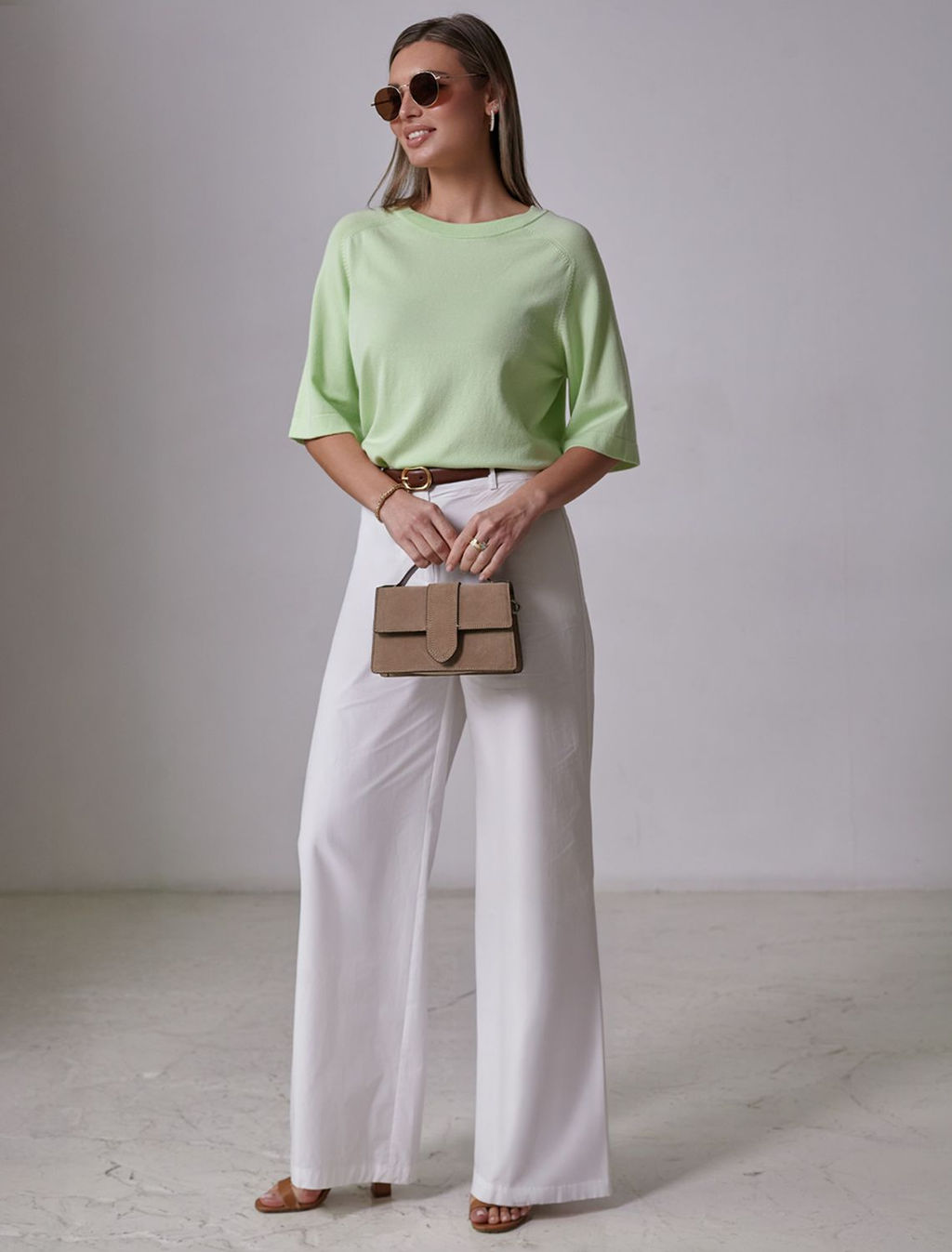 Свободный джемпер с рукавом 3/4 тонкой вязки из вискозы