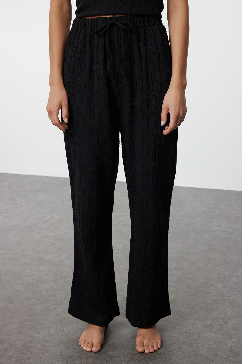 Trendyolmilla Siyah Baglama Detayl? Ip Ask?l? Dokuma Pijama Tak?m? THMSS24PT00402 фото 10