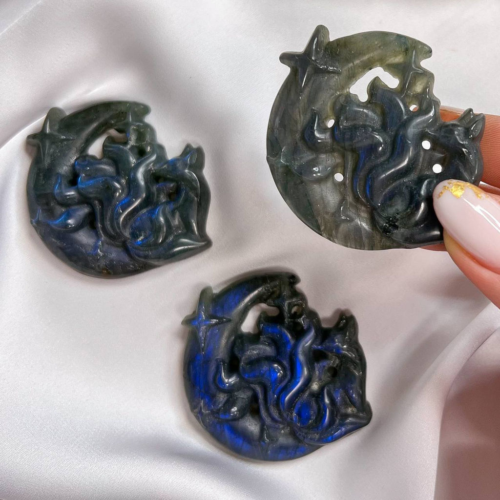 Фигурка резная Лиса "Кицунэ" из Лабрадора