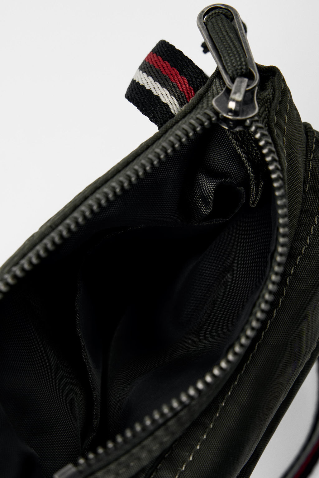 NYLON CROSSBODY BAG BOBBY GILLESPIE X ZARA  фото 6