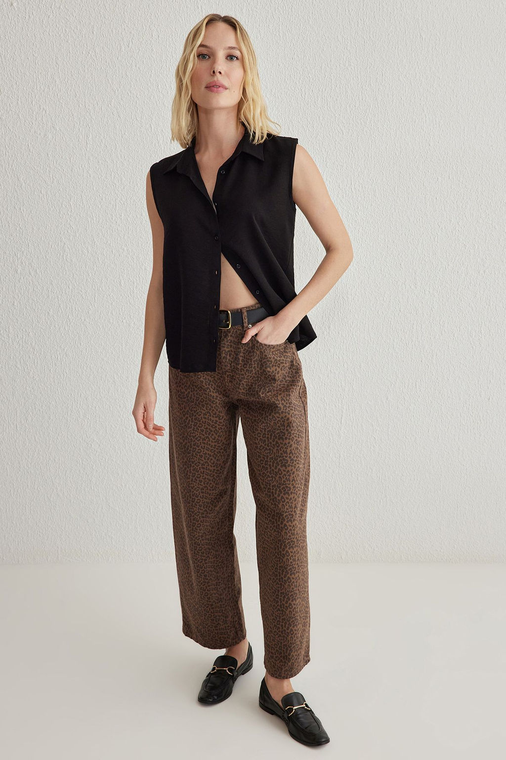 Pembe S?f?r Kol Keten Gorunumlu Regular Normal Kal?p Dokuma Gomlek TWOSS25GO00097