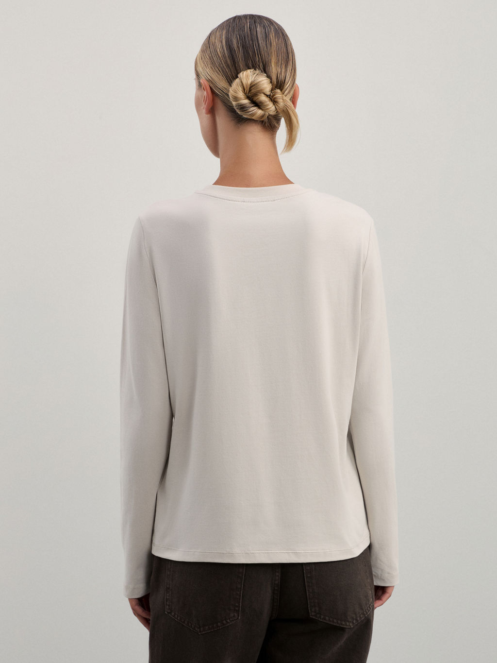 Однотонный базовый лонгслив из хлопка / Zarina  фото 5