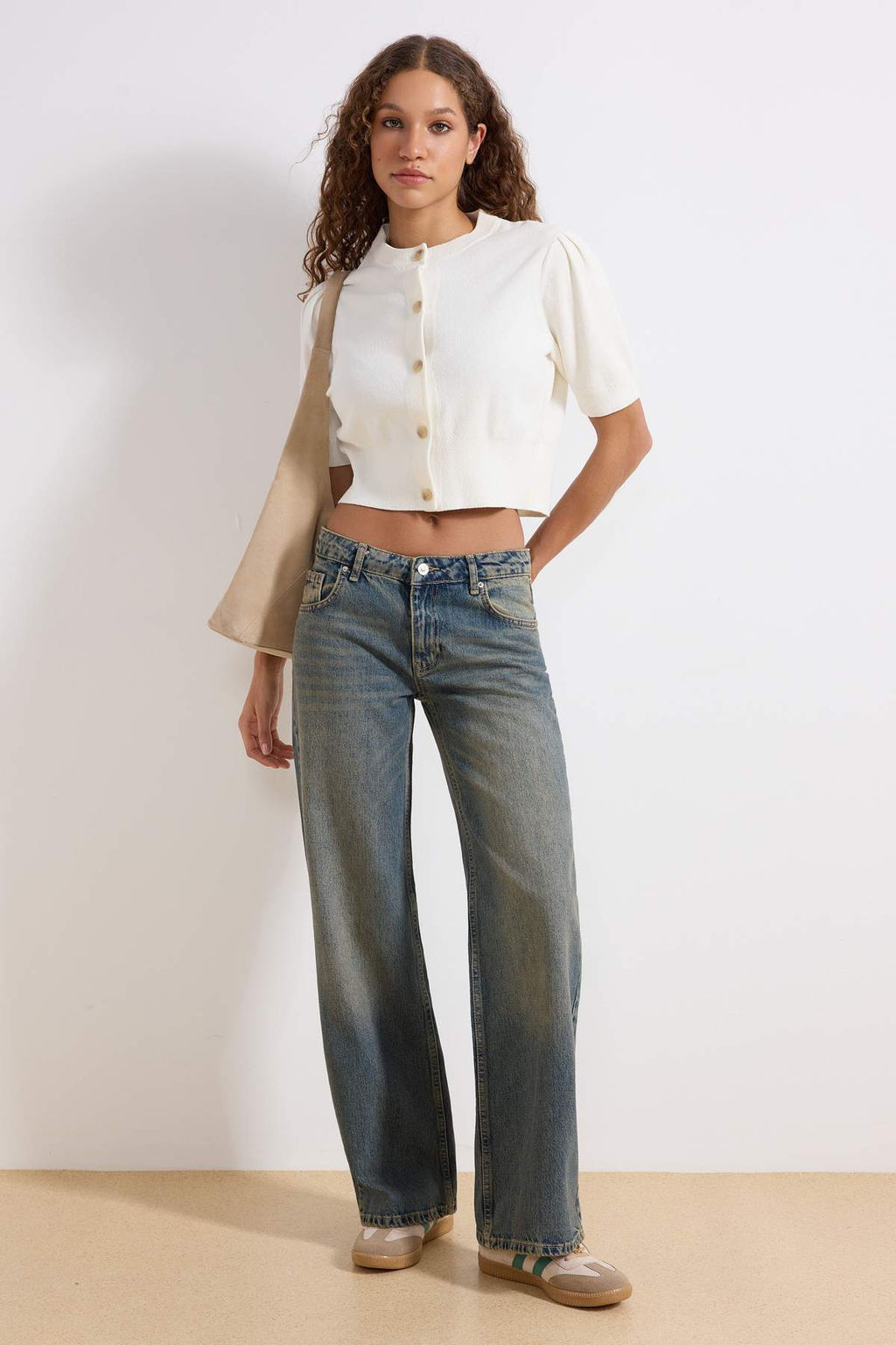 Koyu Mavi Premium Vintage Y?kama Efektli Dusuk Bel Wide Leg Jeans TWOSS25JE00083 - Trendyolmilla фото 5